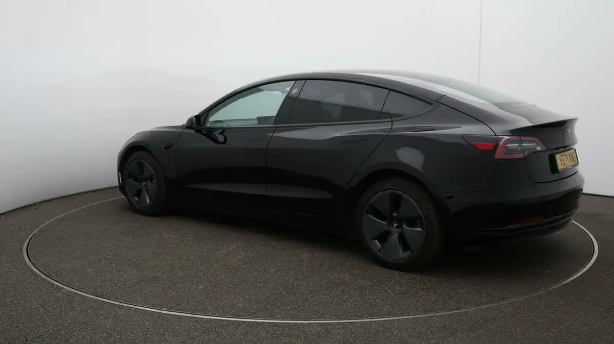 2021-tesla-model-3-e-long-range-awd-big-27