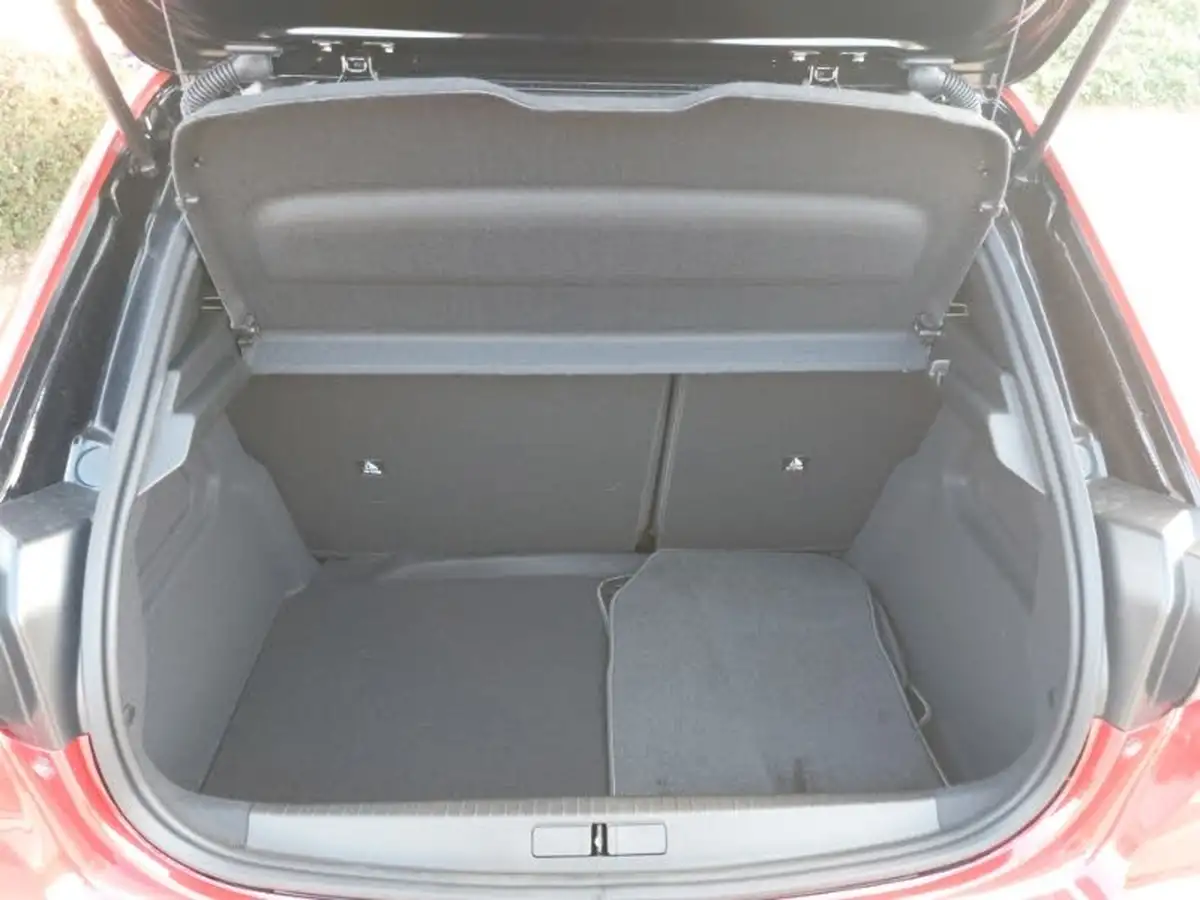 2025-peugeot-208-12-puretech-gt-100ps-hybrid-e-dsc6-big-7