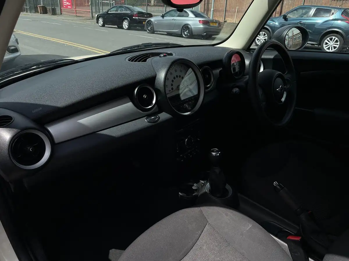 2011-mini-cooper-16-first-big-32
