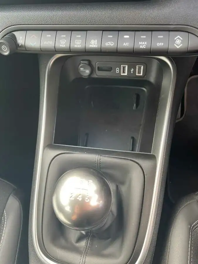 2024-jeep-avenger-12-gse-altitude-big-14