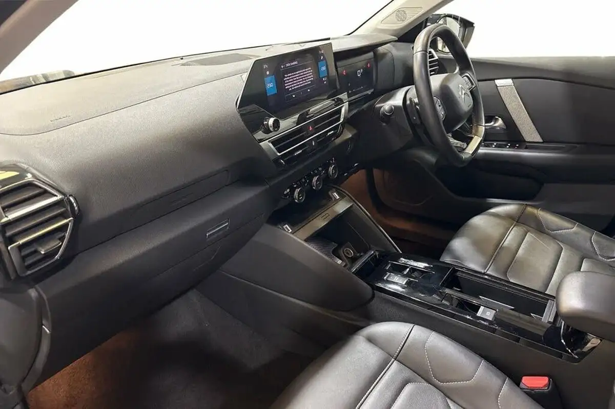 2022-citroen-c4-15bluehdi-shine-plus-big-10