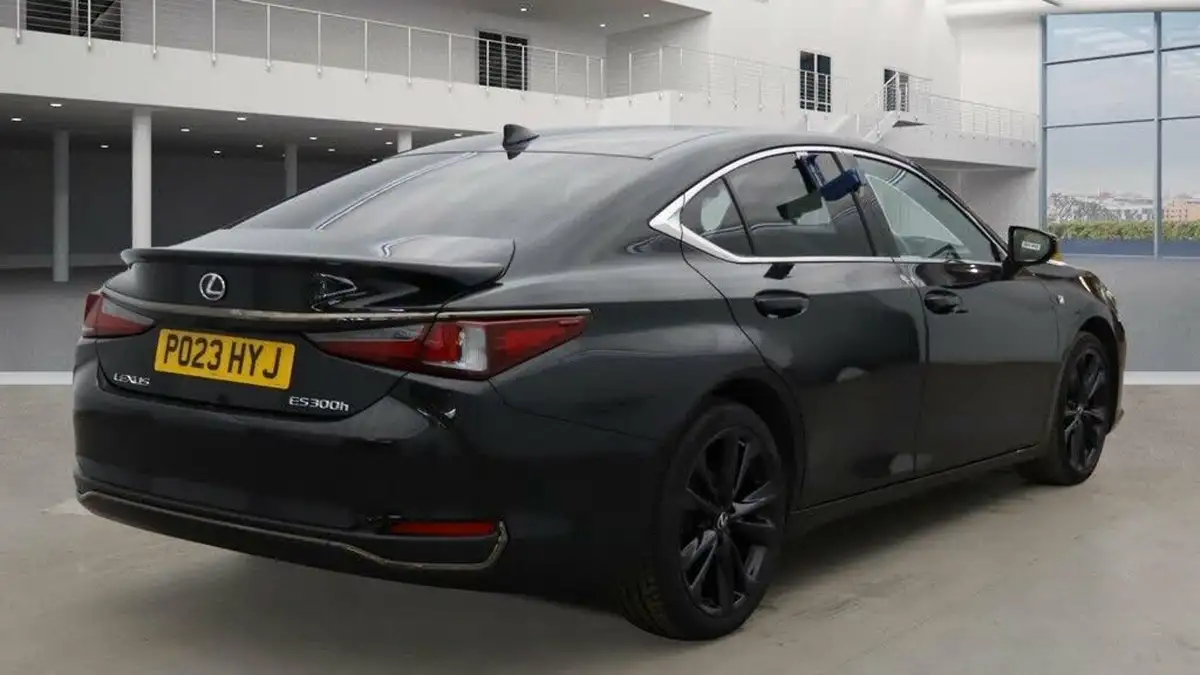 2023-lexus-es-300h-25-f-sport-big-2