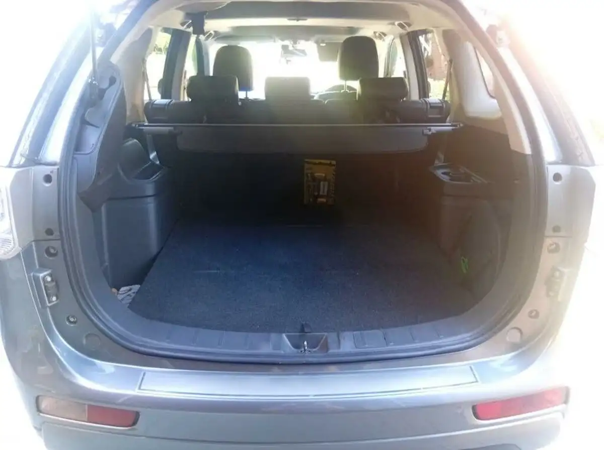 2015-mitsubishi-outlander-20-gx4h-phev-big-7