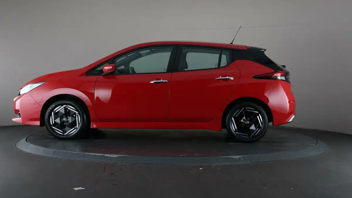 2022-nissan-leaf-e-acenta-39kwh-big-4