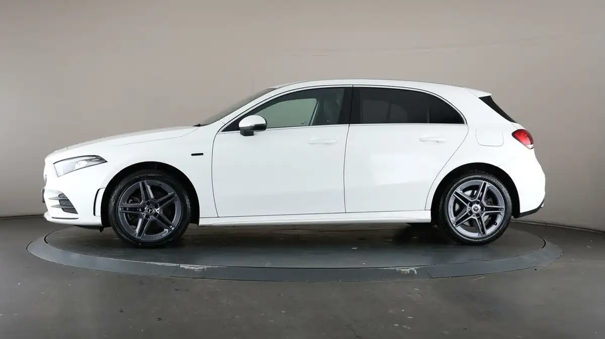 2020-mercedes-benz-a-class-13-a250e-amg-line-hatchback-5d-big-36
