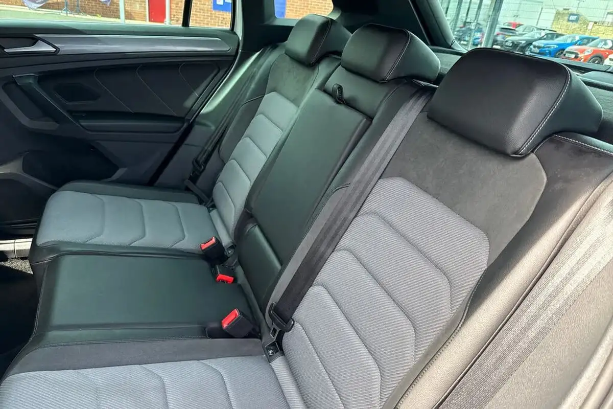 2020-volkswagen-tiguan-20tdi-r-line-tech-150ps-dsg-big-18