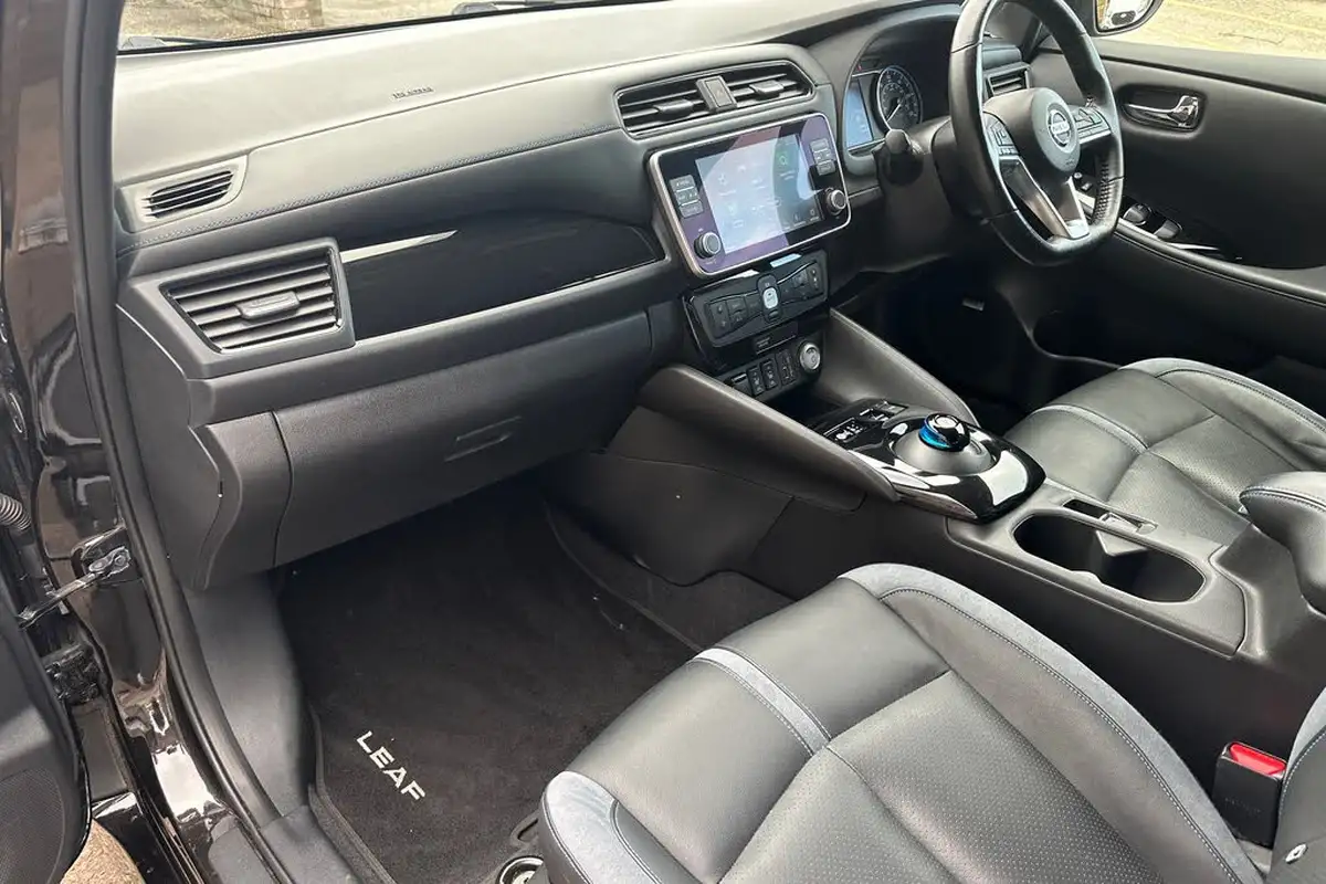 2020-nissan-leaf-e-e-tekna-big-3
