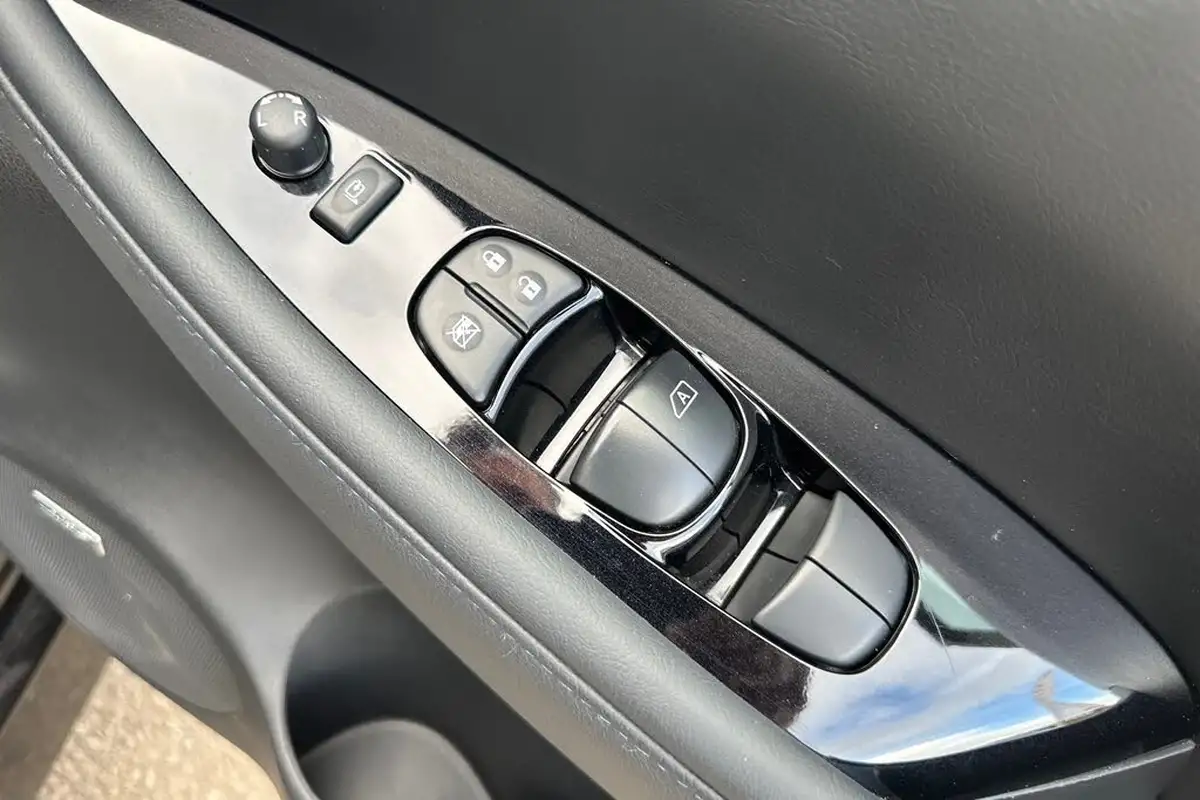 2020-nissan-leaf-e-e-tekna-big-27