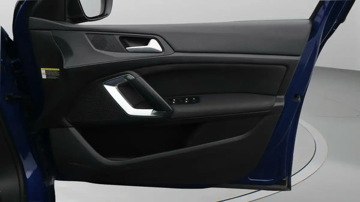 2018-peugeot-308-15-bluehdi-allure-15-bluehdi-big-15