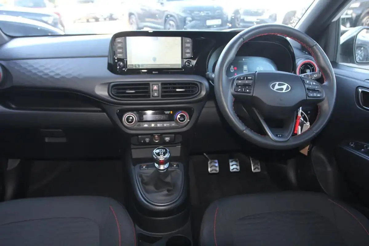 2024-hyundai-i10-10-t-gdi-n-line-90ps-two-tone-roof-big-16