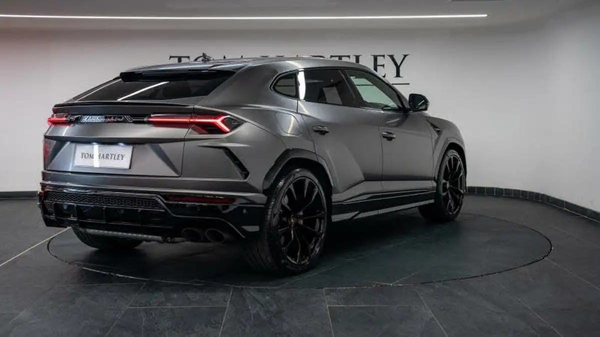 2021-lamborghini-urus-40-no-trim-big-6