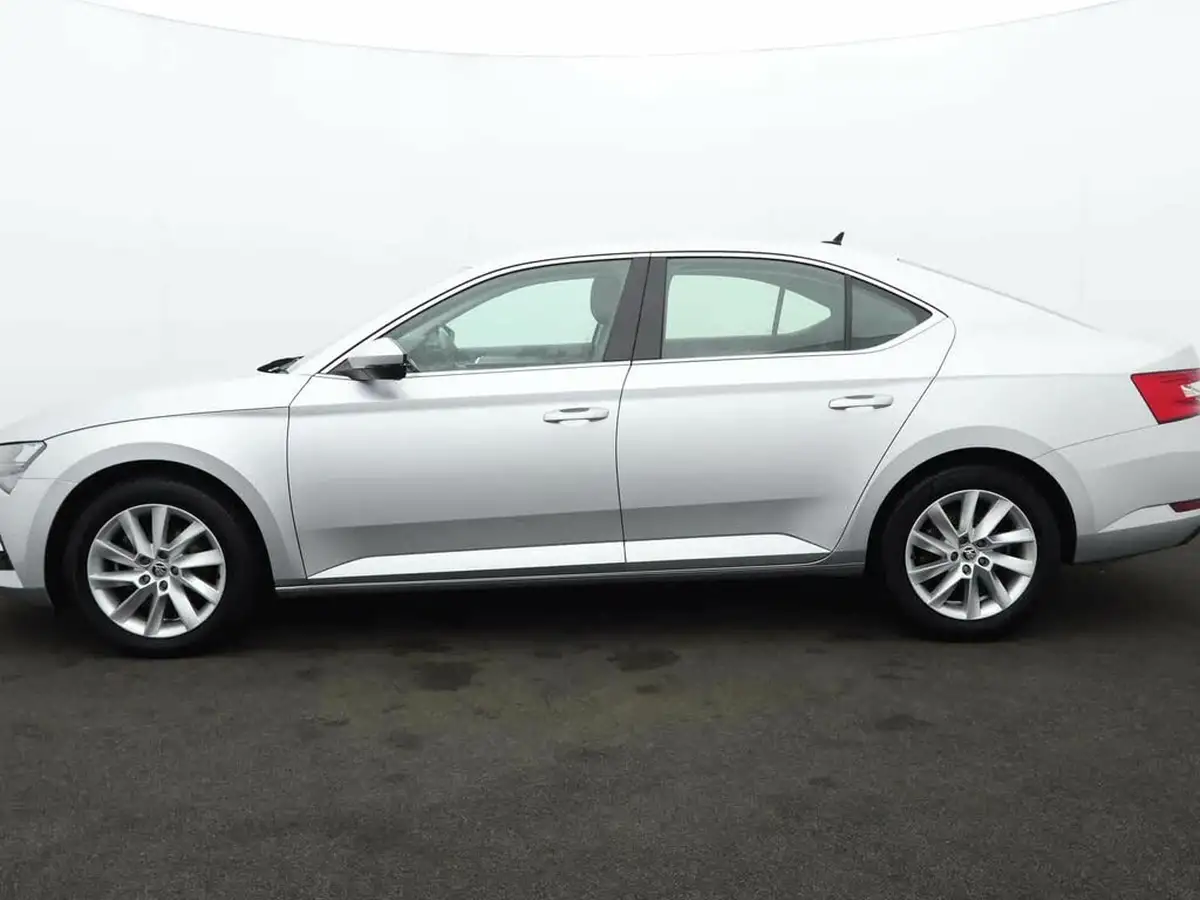 2022-skoda-superb-15-tsi-se-hatchback-dsg-big-4