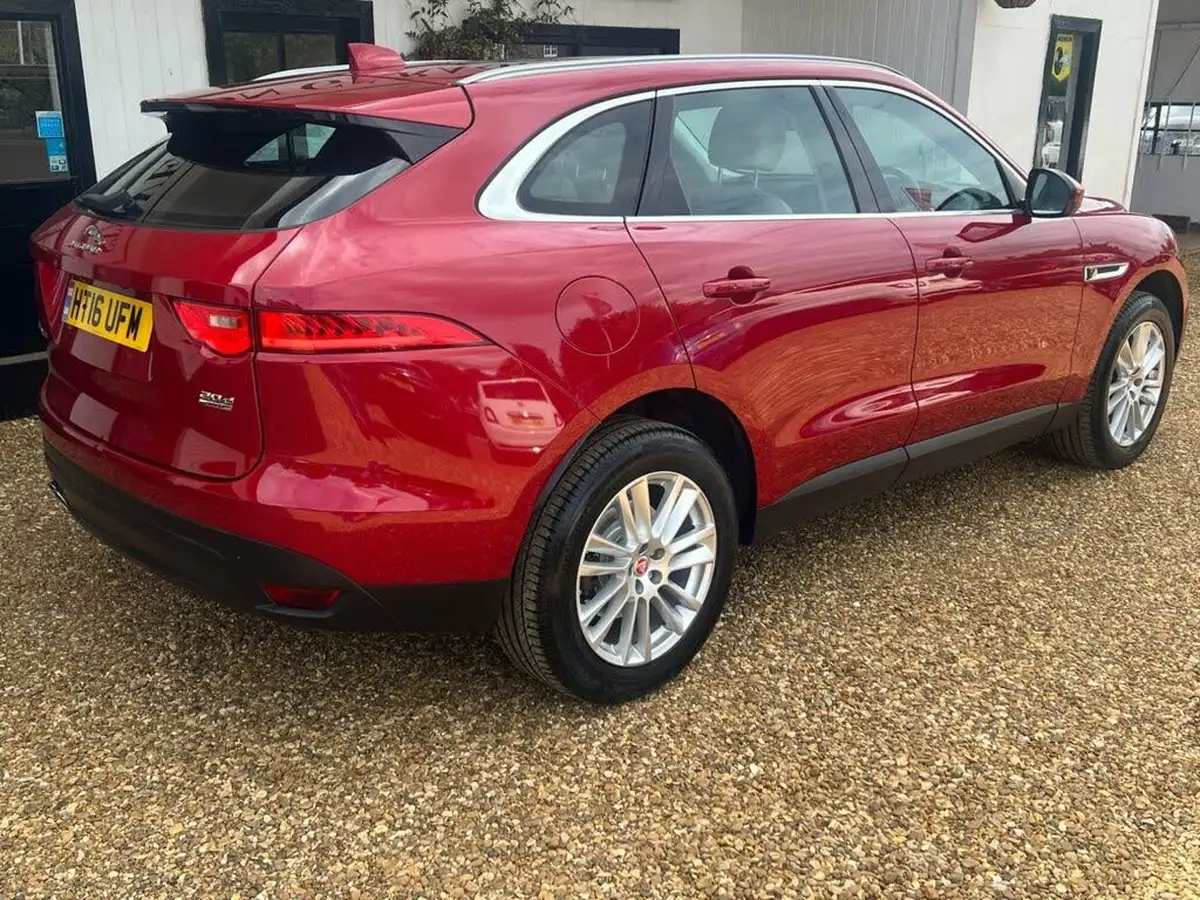 2016-jaguar-f-pace-20-i4d-portfolio-awd-auto-big-5