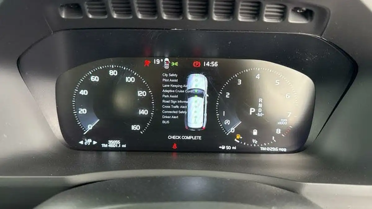 2022-volvo-xc90-20-b5-momentum-big-23