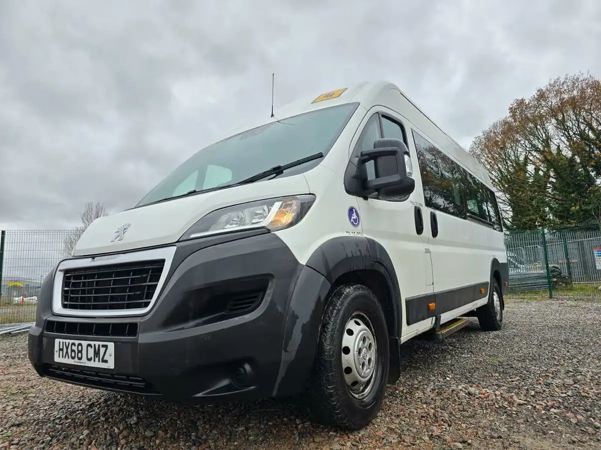 2018-peugeot-boxer-20-bluehdi-440-l4-h2-130-panel-big-10