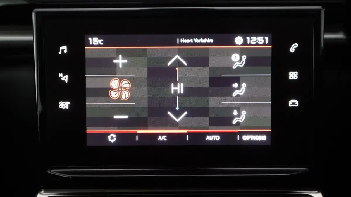 2020-citroen-c3-12-puretech-flair-83ps-big-11