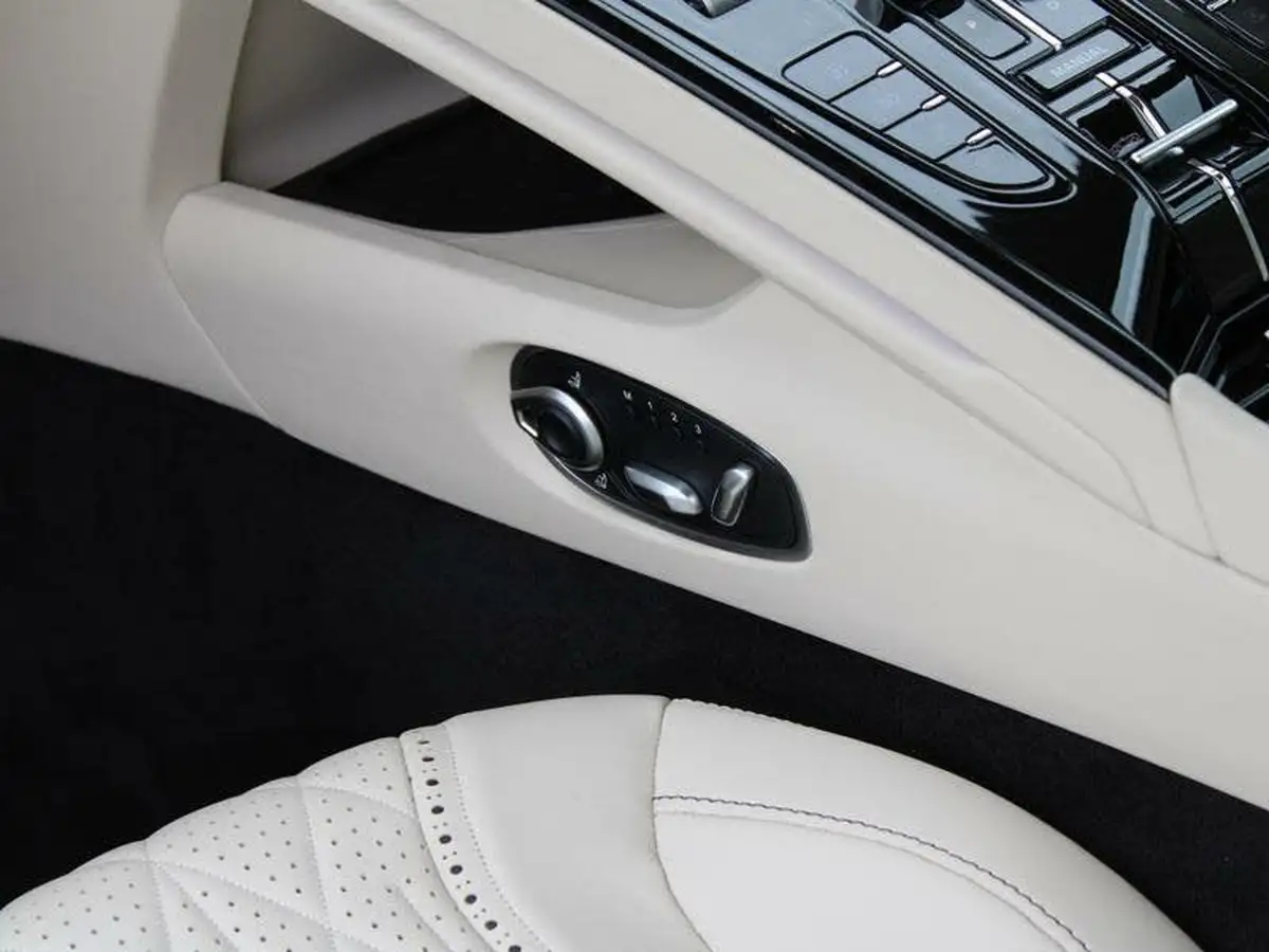 2024-aston-martin-db12-40-v8-auto-euro-6-ss-2dr-big-21