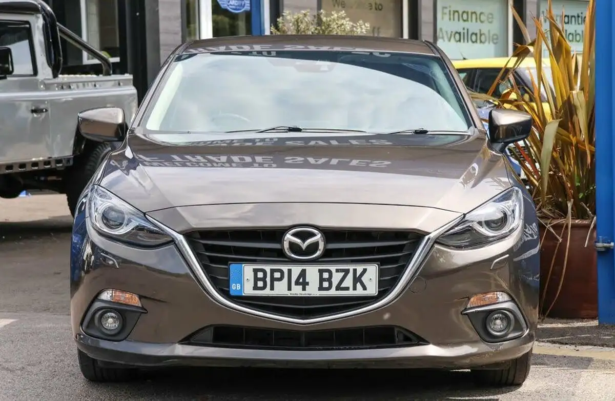 2014-mazda-mazda3-20-se-l-nav-hatchback-5d-big-2