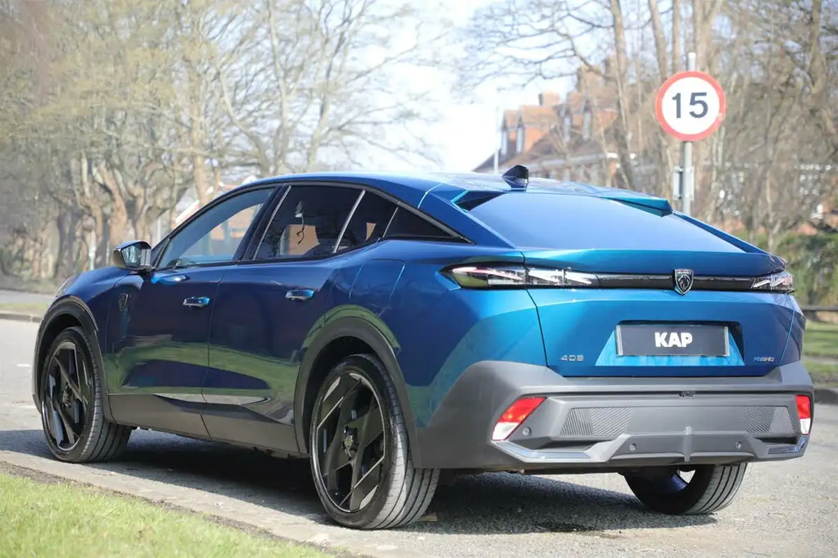 2023-peugeot-408-16-puretech-gt-225ps-big-30