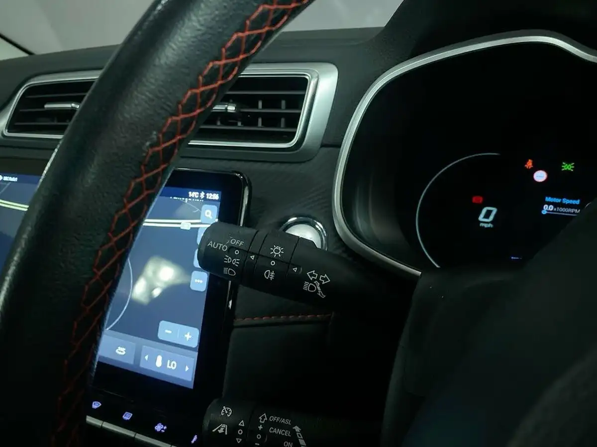 2023-mg-zs-suv-e-trophy-ev-176ps-big-22