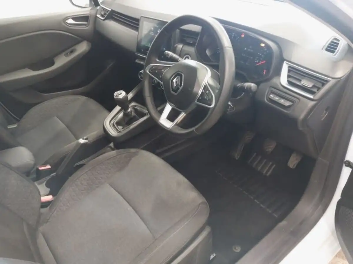 2022-renault-clio-10-tce-iconic-edition-big-17