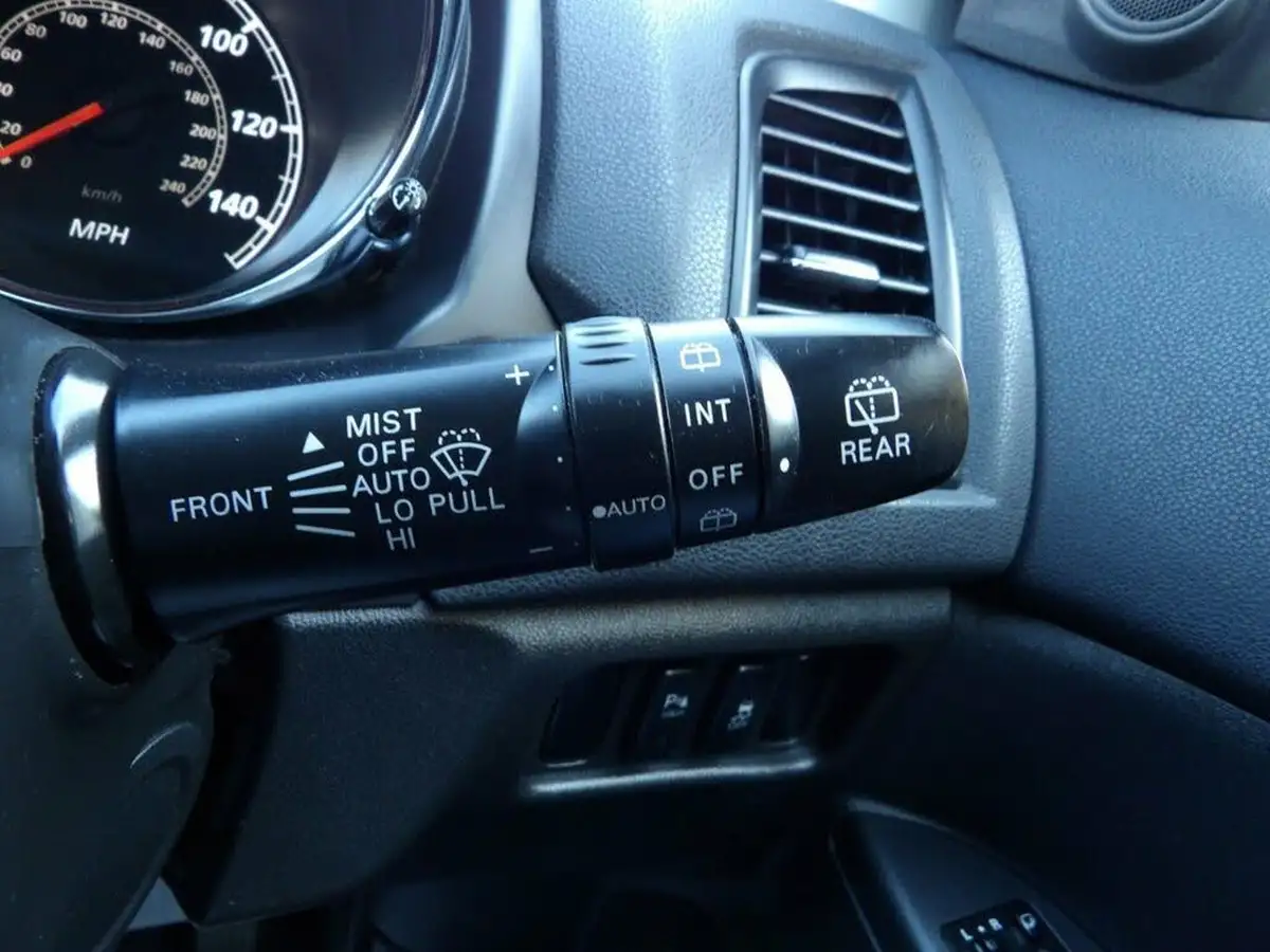 2015-mitsubishi-asx-16-3-big-15