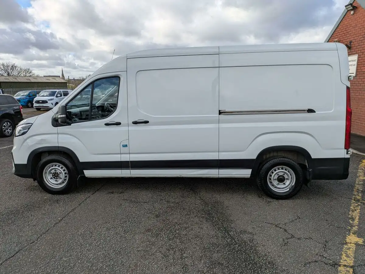 2023-maxus-deliver-9-big-3