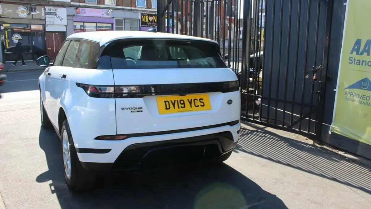2019-land-rover-range-rover-evoque-20-d150-s-awd-auto-big-6
