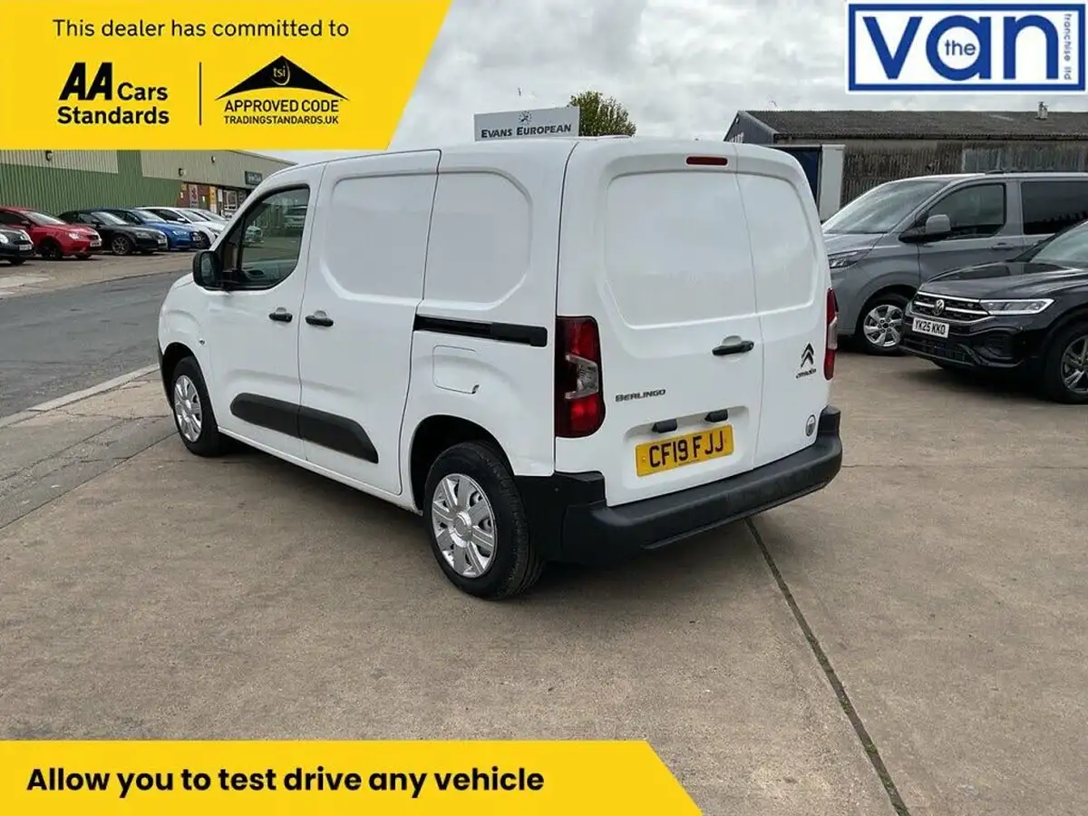 2019-citroen-berlingo-16bluehdi-650-x-panel-big-3