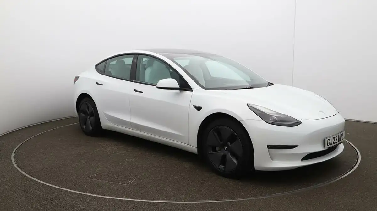 2022-tesla-model-3-e-long-range-big-43