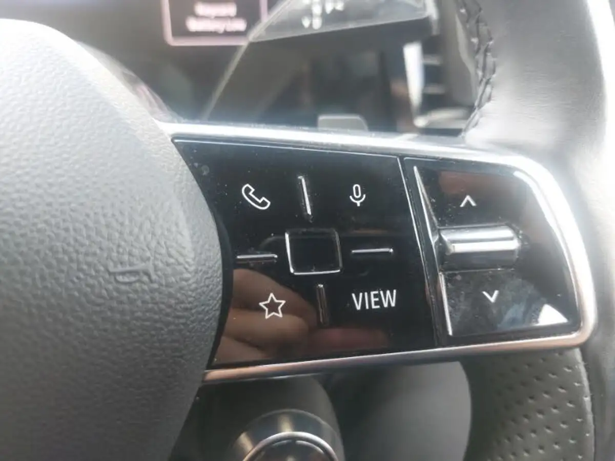 2024-renault-megane-e-tech-e-techno-big-13
