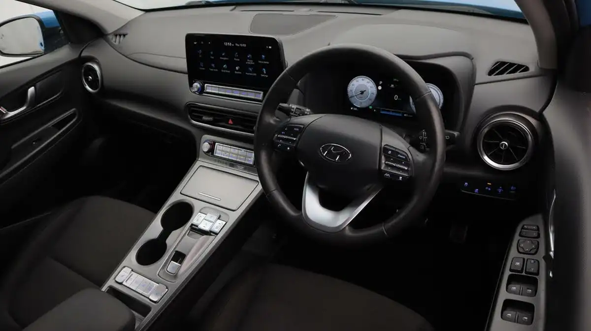 2022-hyundai-kona-e-premium-204ps-64kwh-7kw-obc-big-9
