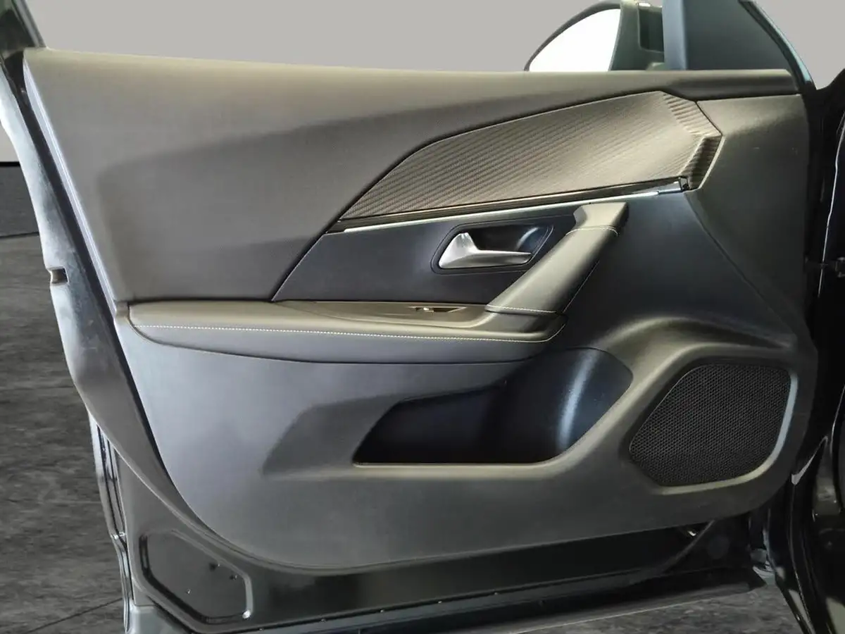 2022-peugeot-2008-suv-12-puretech-gt-big-40