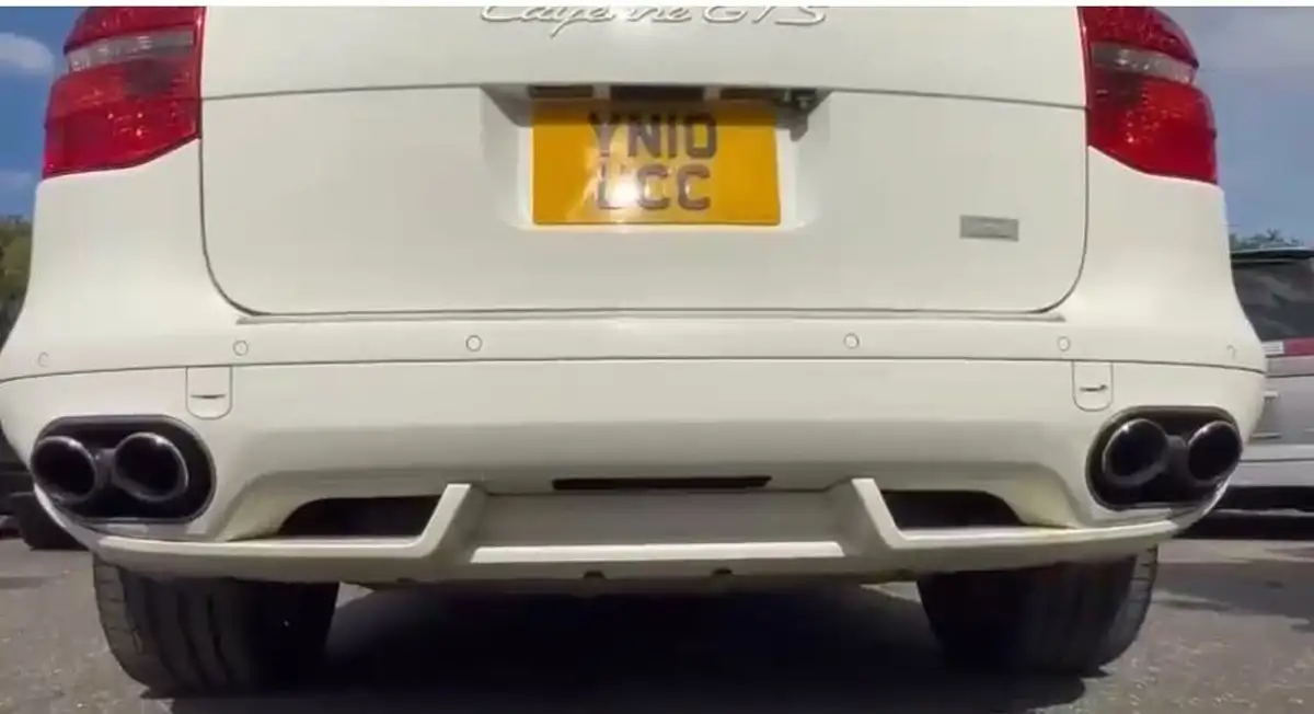 2010-porsche-cayenne-big-7