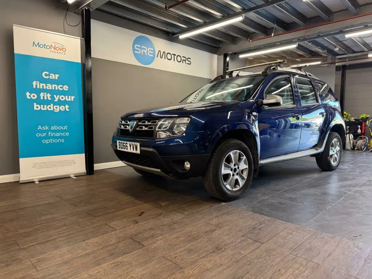 2016-dacia-duster-15dci-laureate-110bhp-ss-station-wagon-5d-big-2