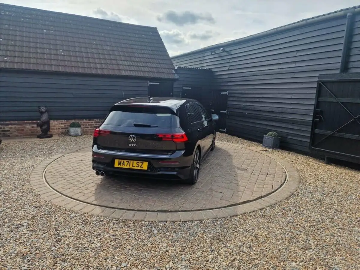 2021-volkswagen-golf-20tdi-gtd-big-31