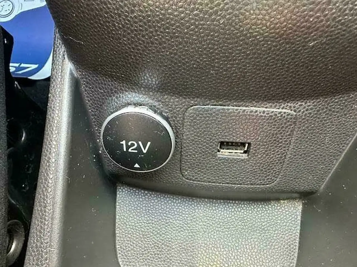 2017-ford-fiesta-125-zetec-5d-big-19