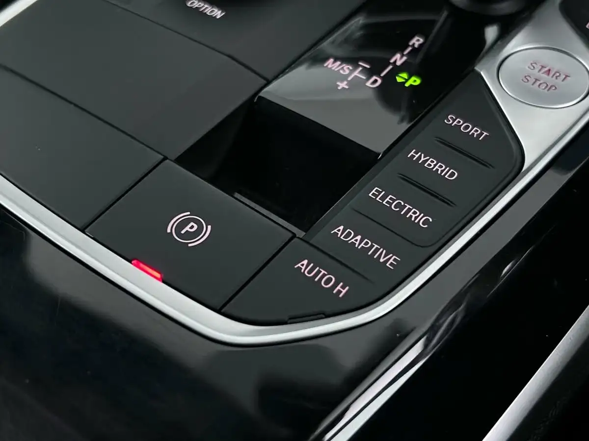 2021-bmw-3-series-20-330e-m-sport-pro-edition-saloon-4d-big-30
