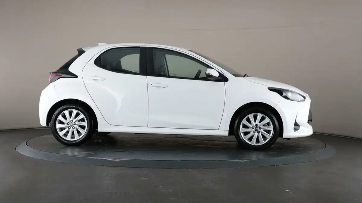 2022-toyota-yaris-15-vvt-i-icon-big-7