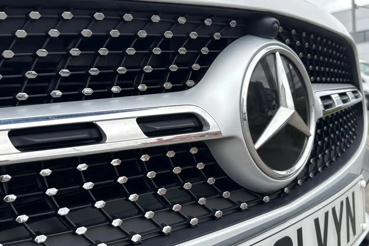 2021-mercedes-benz-gla-class-13-gla-200-amg-line-big-40