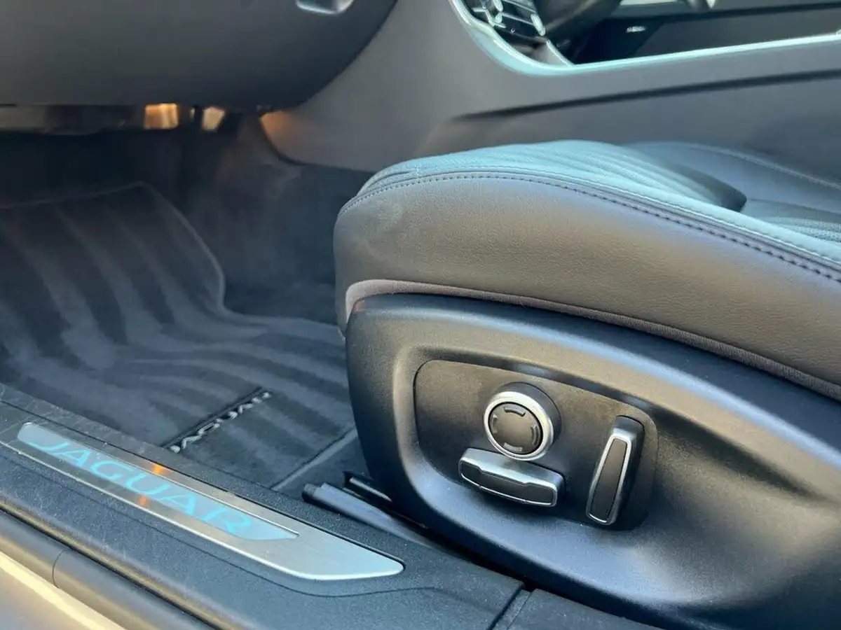 2019-jaguar-xf-20i-portfolio-250ps-sportbrake-5d-big-22