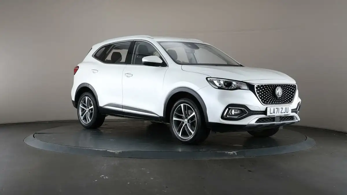 2022-mg-hs-15t-gdi-excite-162ps-big-46