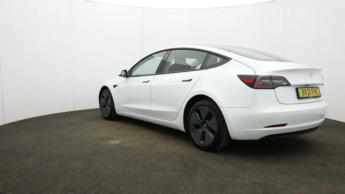 2021-tesla-model-3-e-long-range-4x4-big-47