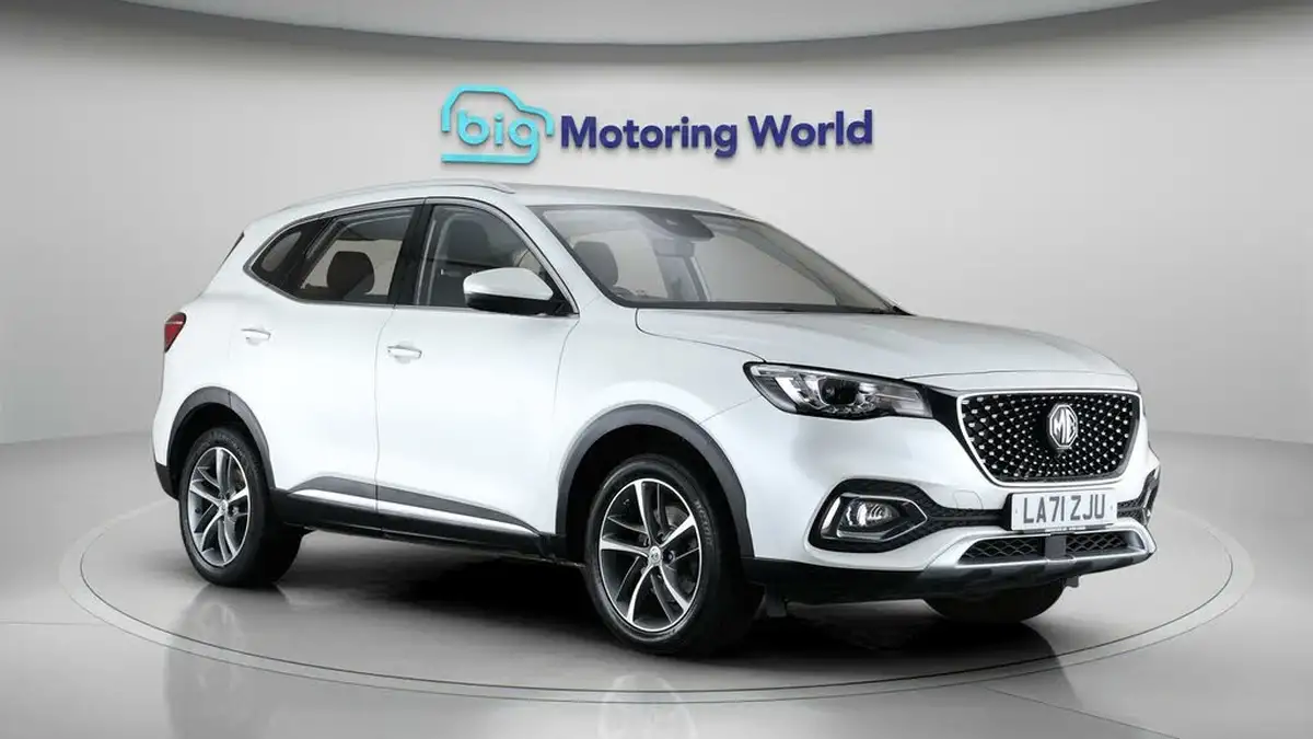 2022-mg-hs-15t-gdi-excite-162ps-big-1