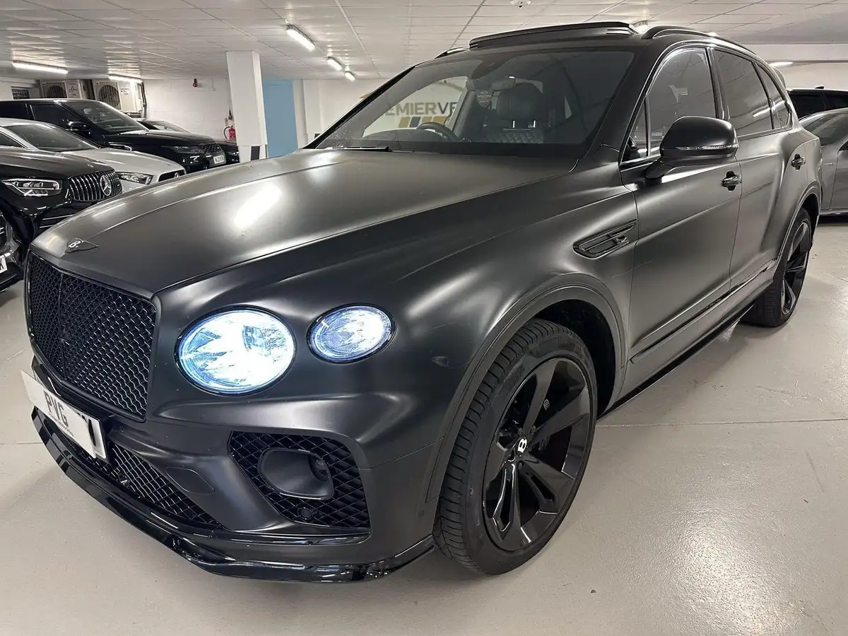 2022-bentley-bentayga-40-v8-big-3