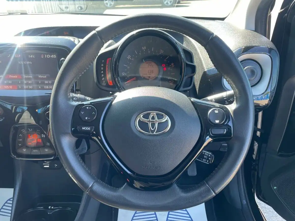 2015-toyota-aygo-10-vvt-i-x-clusiv-5d-big-20