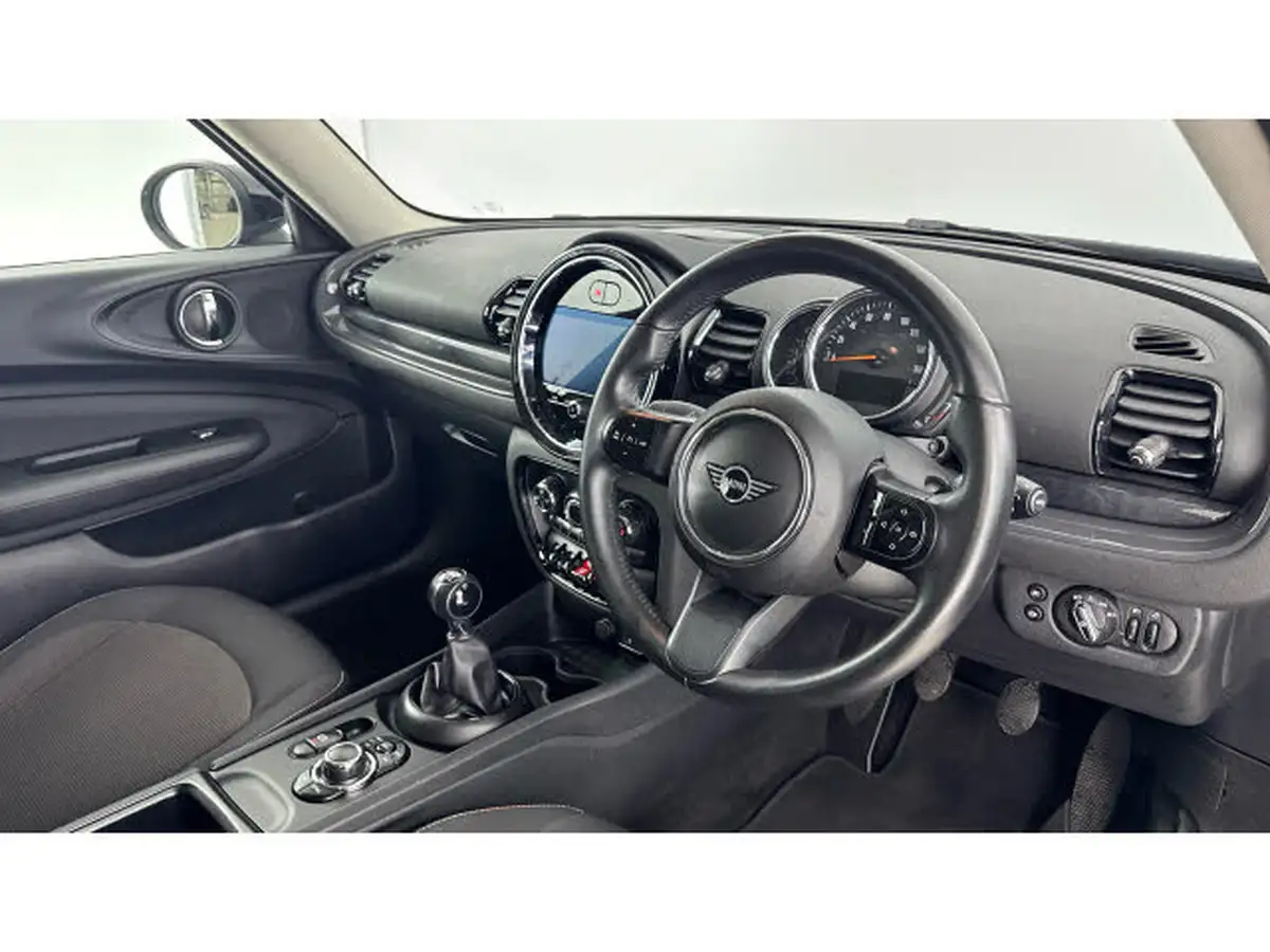 2021-mini-clubman-15-cooper-classic-big-5