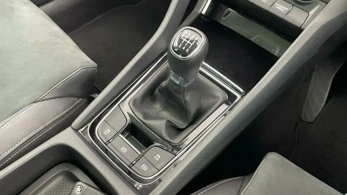 2021-skoda-karoq-15-tsi-se-l-big-6