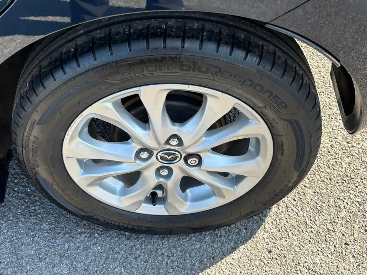 2018-mazda-mazda2-15-se-l-nav-big-10