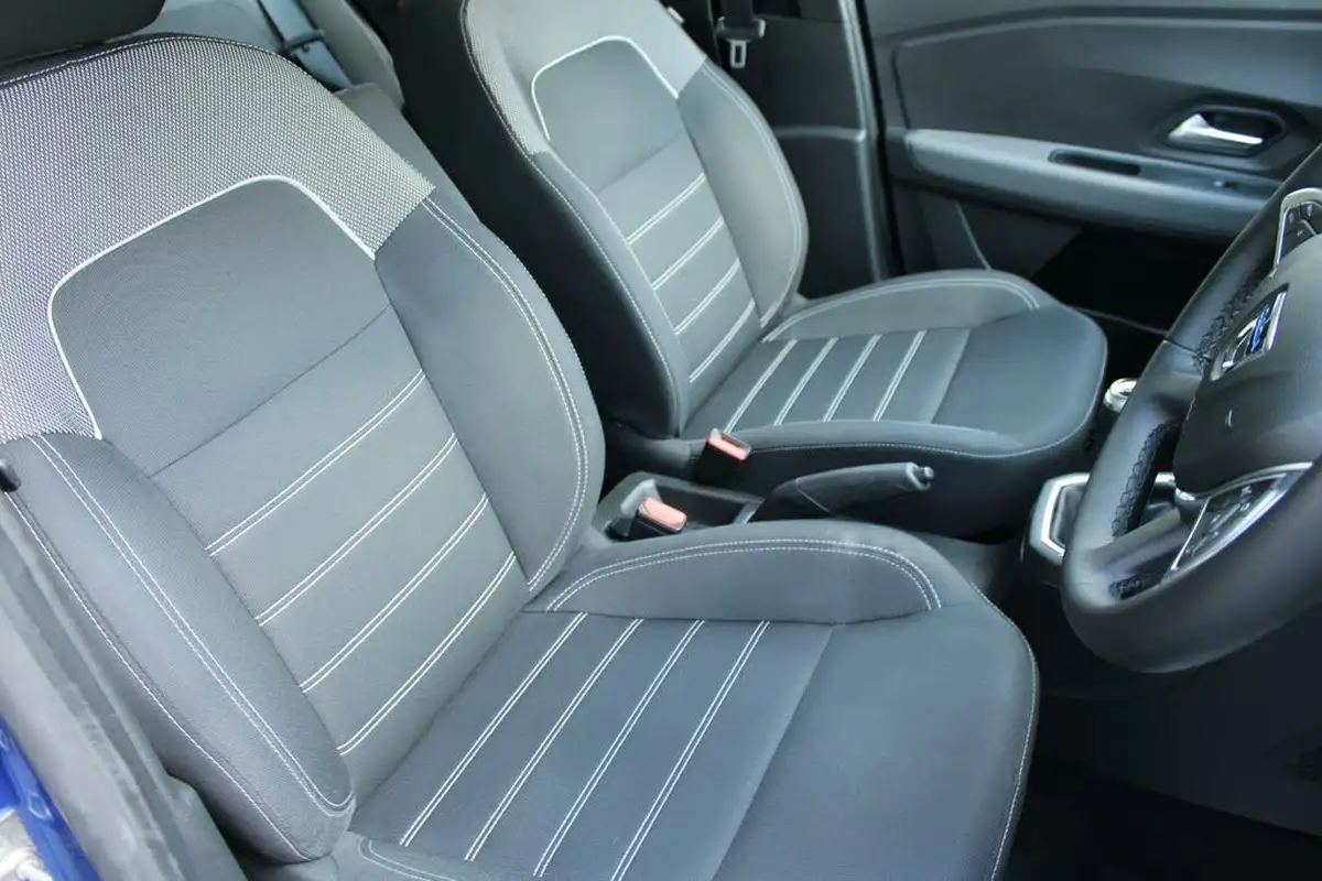 2022-dacia-sandero-10-tce-comfort-90bhp-big-40